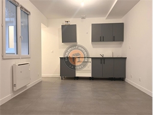 t2 à la location -   02800  LA FERE, surface 30 m2 location t2 - UBI422730418